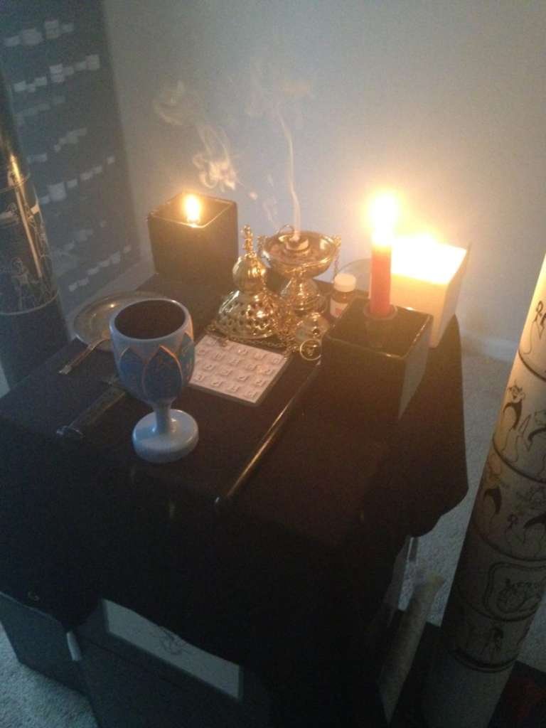 A Closer Look, photos, Conjure Work, conjurework.com sorcery, Hoodoo, witchcraft, Golden Dawn work