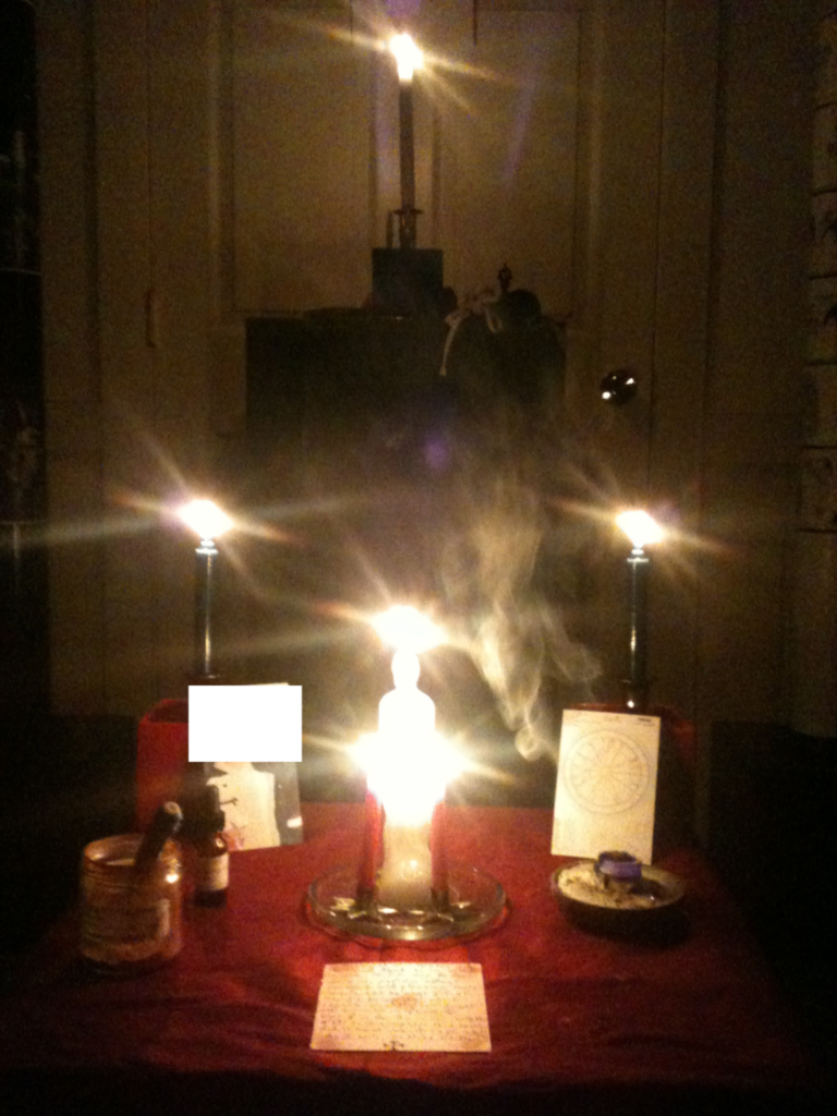 A Closer Look, photos, Conjure Work, conjurework.com sorcery, Hoodoo, witchcraft, attraction magick